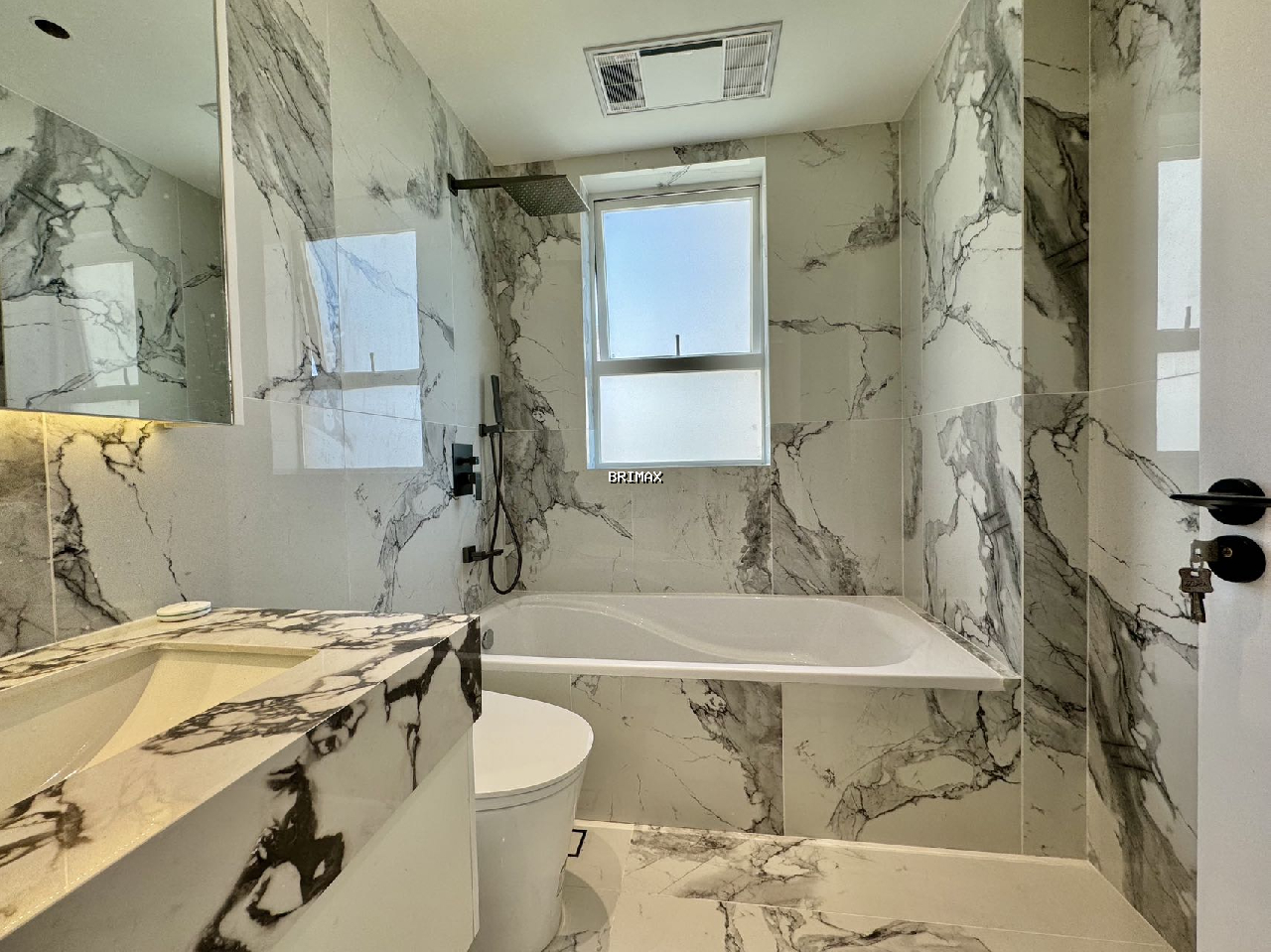 Oasis Riviera - Image 9