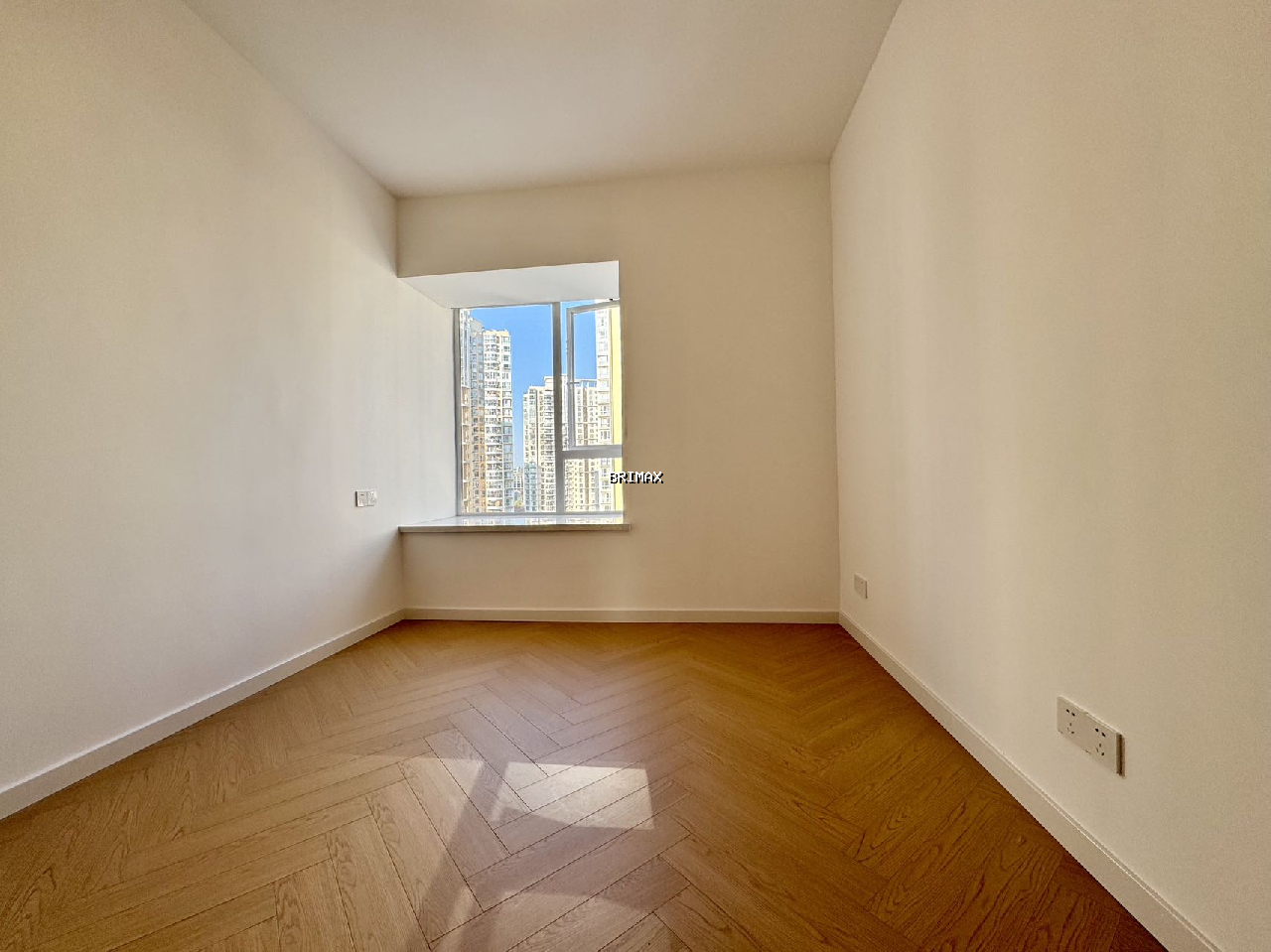 Oasis Riviera - Image 7