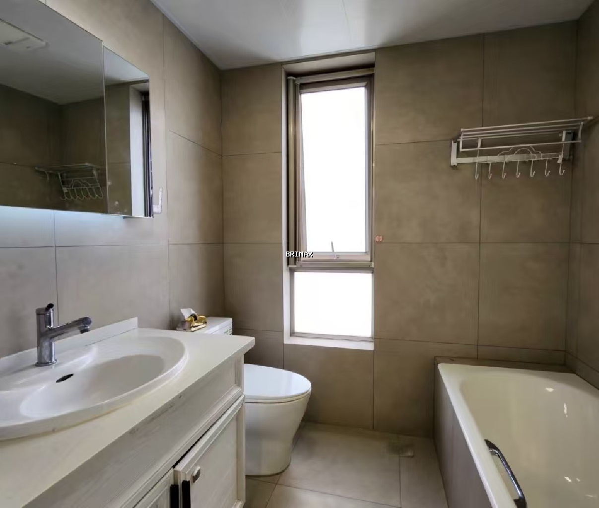 The Lakeville - Image 7