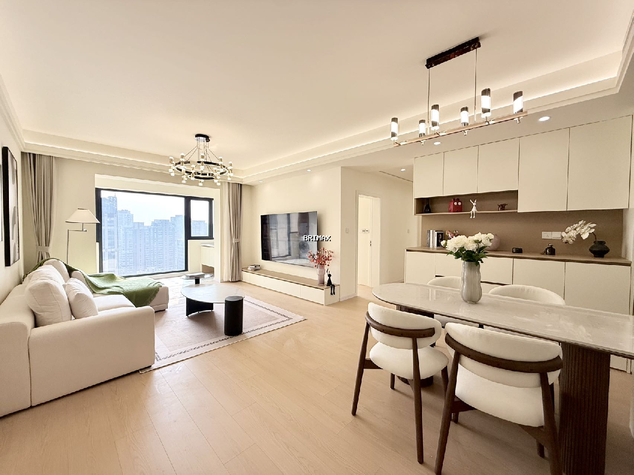 Royal Garden - Image 2