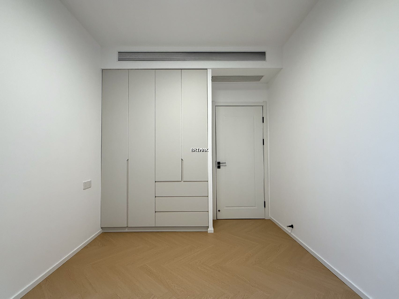 Royal Garden - Image 5